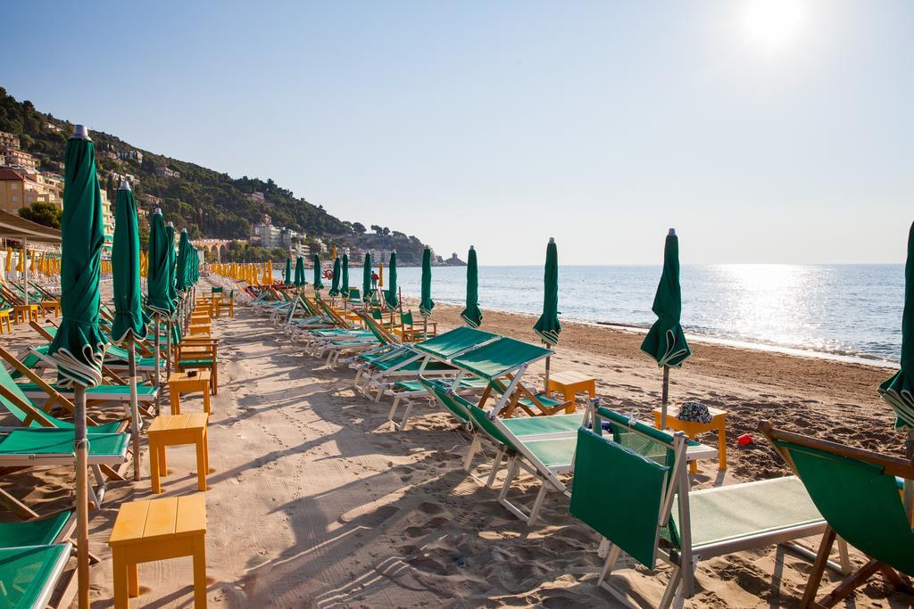 Hotel Beau Sejour Alassio Luaran gambar